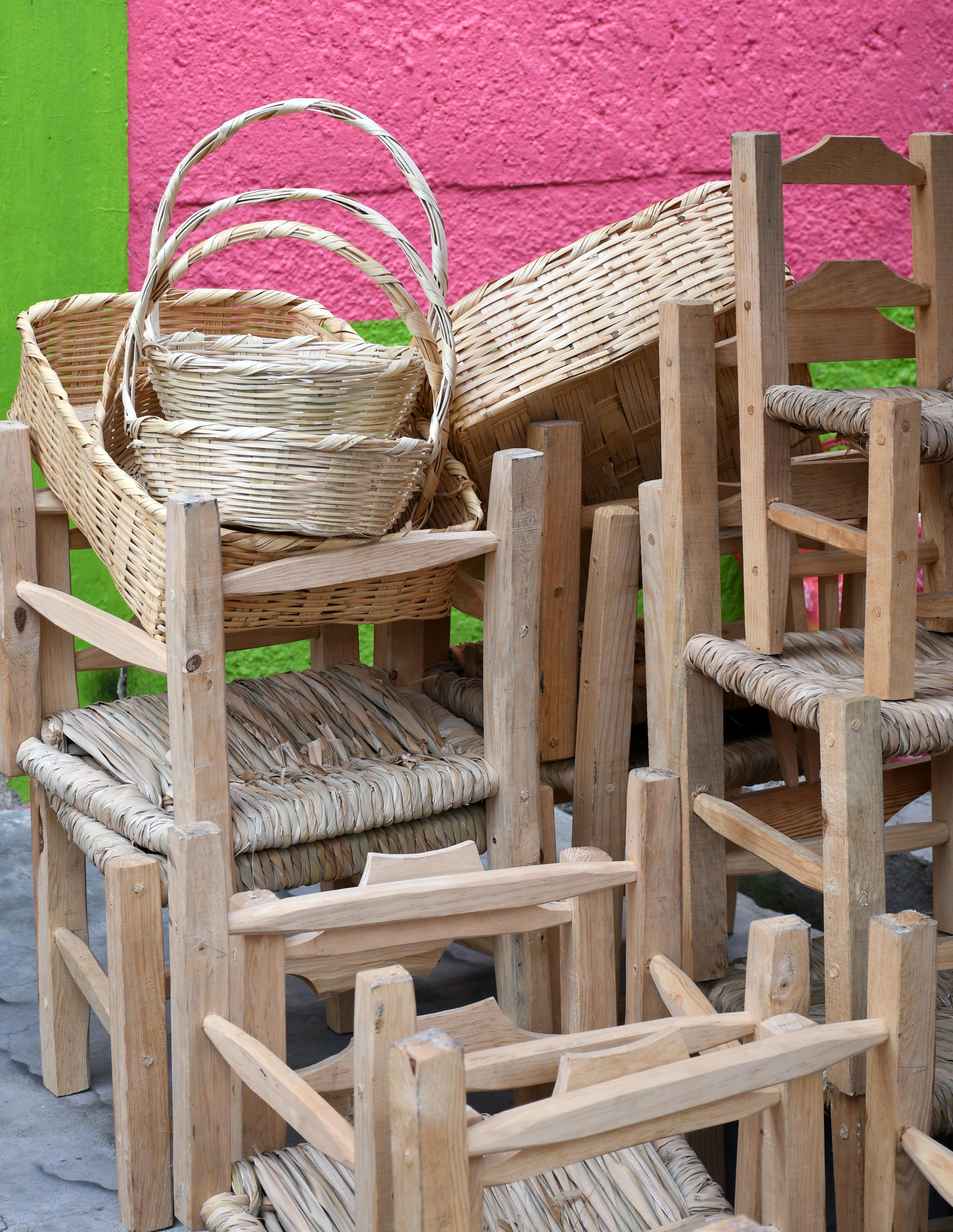 Tipos de sillas para exteriores: materiales resistentes y duraderos