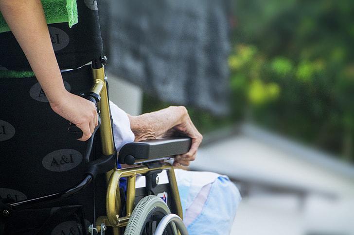 Benefits of Using a Manual Wheelchair